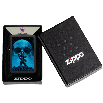 Zippo 60006892 218 Space Soldier Frontansicht World of Smoke