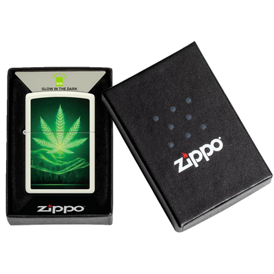 Zippo 60006900 49193 Cannabis GITD Frontansicht World of Smoke
