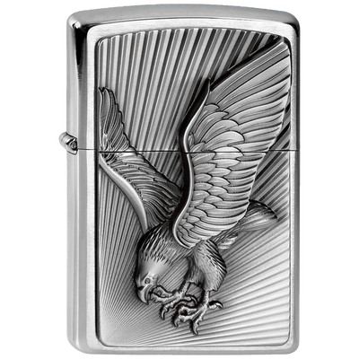 Zippo 2003979 Eagle 2013 Emblem Frontansicht World of Smoke