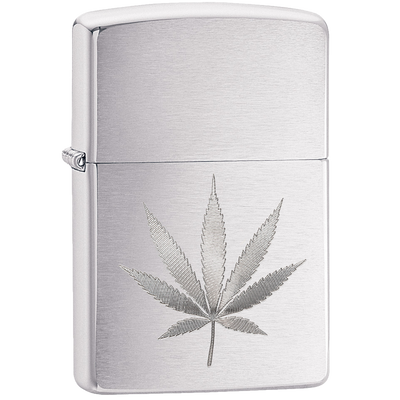 Zippo 60003698 Cannabis Leaf Engraved Frontansicht World of Smoke