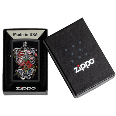 Zippo 60006891 218 Skelett Embroidery Frontansicht World of Smoke