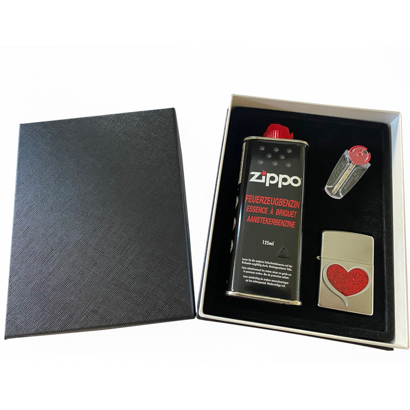Zippo Geschenkbox T Fzg. 60003250 Steine Benzin Frontansicht World of Smoke