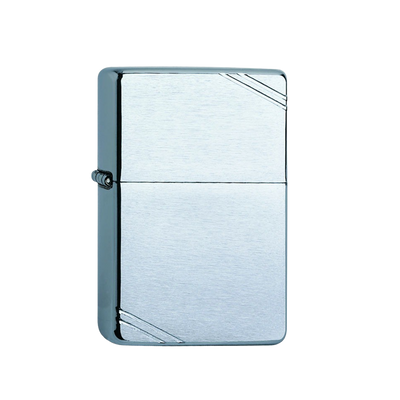 Feuerzeug Zippo 60001167 chrom br. Vint. Frontansicht World of Smoke