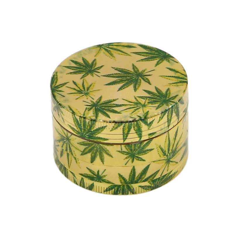 Headshop Dreamliner Grinder 4tlg, Ø50 mm, Hanfblatt Frontansicht World of Smoke
