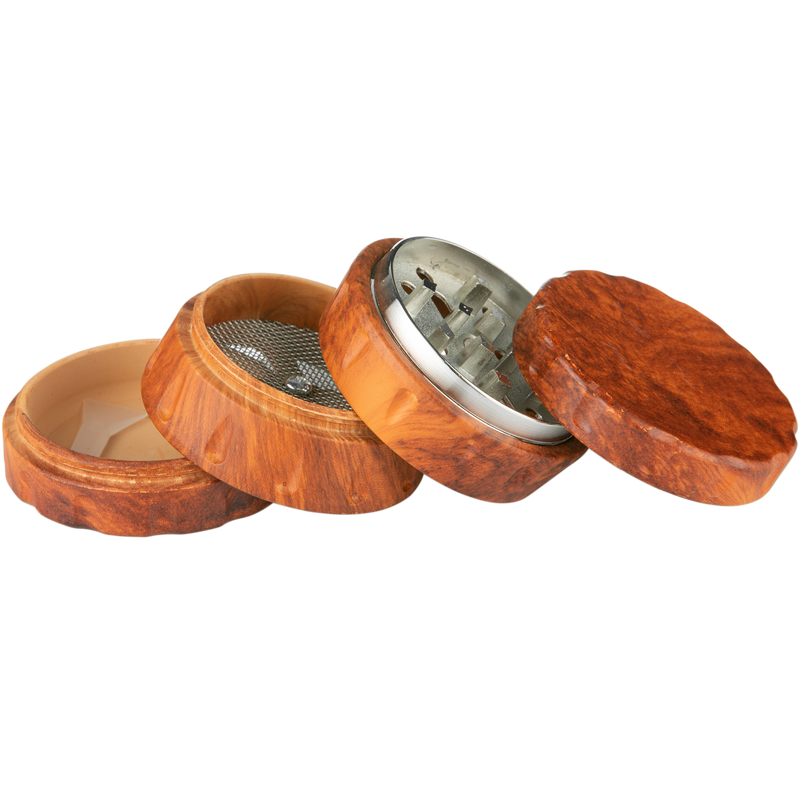 Super Heroes Holz Grinder 4tlg dunkles Holz Detailansicht World of Smoke