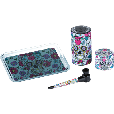 Super Heroes Gift Set Grinder Pipe Storage Tray Skull Blumen Detailansicht World of Smoke